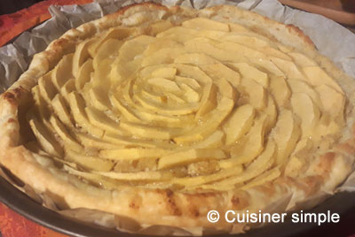 Tarte aux pommes sur lit d'automne